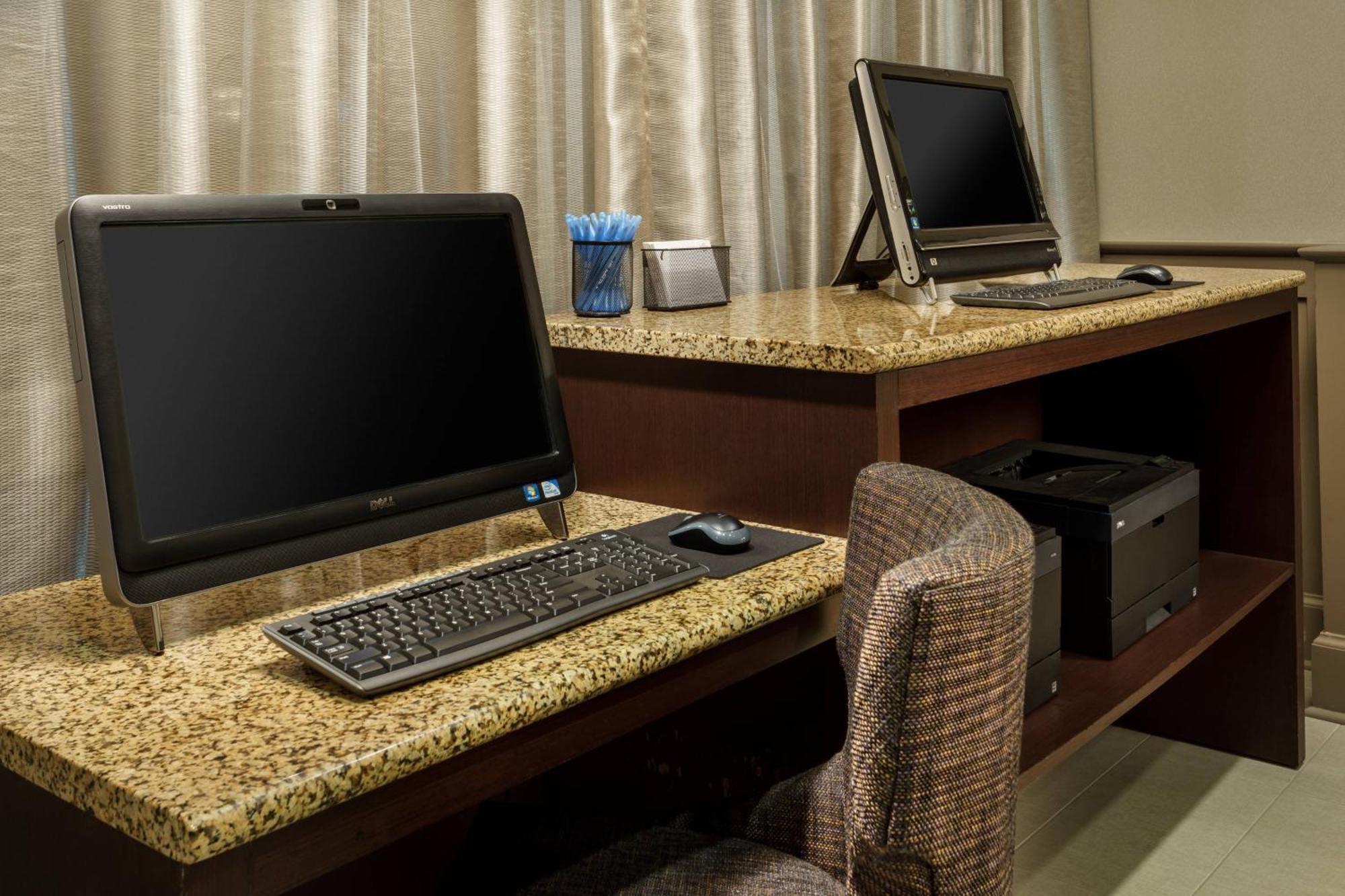 Hotel Downtown/convention Center 3*