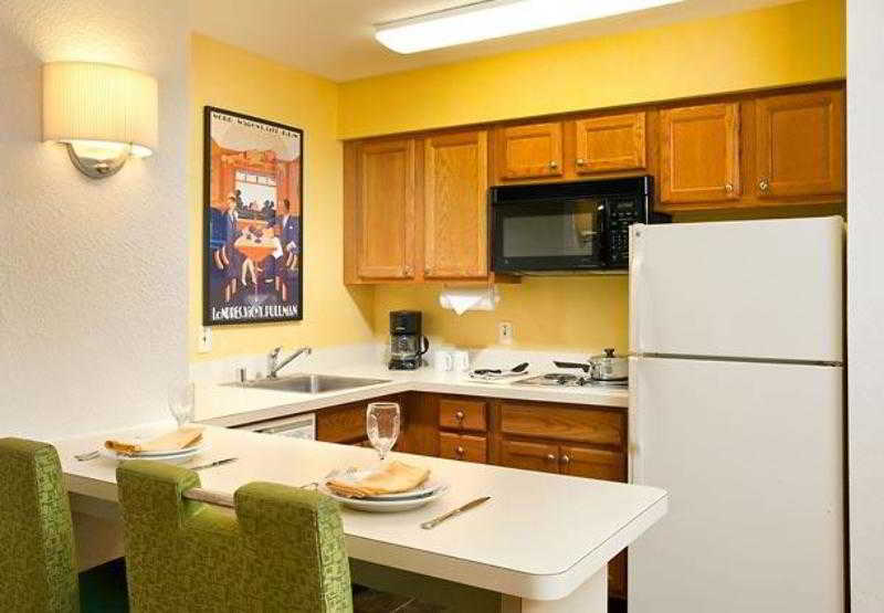 Hotel Downtown/convention Center 3*